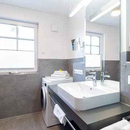 Апартаменты Am Horizont No 3 Fuer 2-4 Pers, 2 Schlafz, Garten, Strandkorb, Grill, Parkplatz, Am Haus Цингст