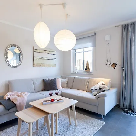 Am Horizont No 3 Fuer 2-4 Pers, 2 Schlafz, Garten, Strandkorb, Grill, Parkplatz, Am Haus * Zingst